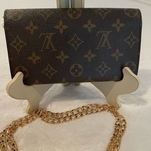 Authentic Vintage Louis Vuitton Sarah Wallet